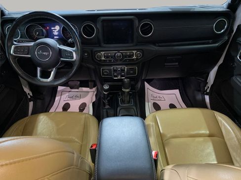 Used 2019 Jeep Wrangler Unlimited Sahara image 19