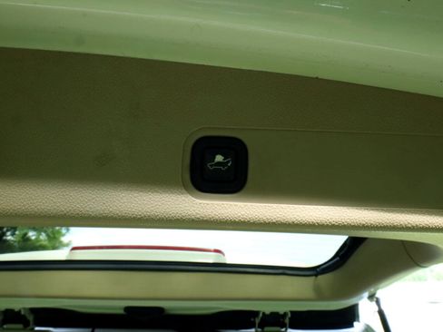 Used 2012 Chevrolet Tahoe LTZ image 16