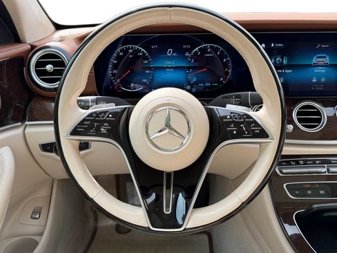 Used 2022 Mercedes-Benz E 450 4MATIC Sedan image 11