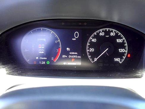 Used 2025 Honda HR-V Sport image 15