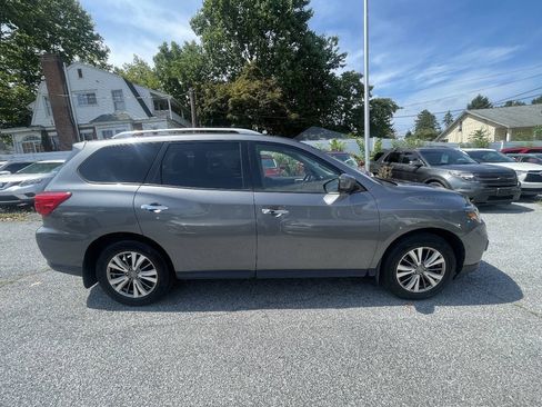 Used 2019 Nissan Pathfinder S AWD/4WD image 4