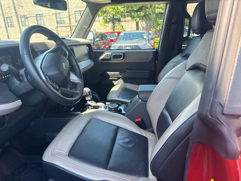 Used 2024 Ford Bronco Wildtrak AWD/4WD image 11