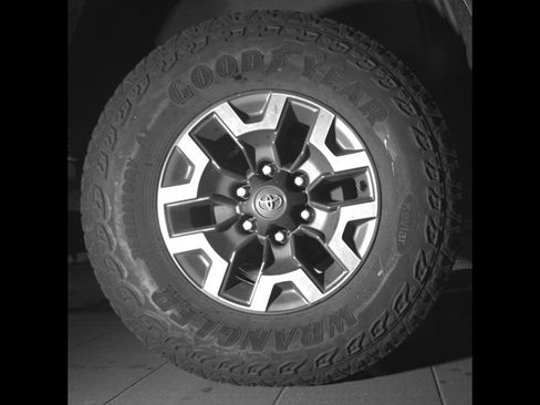 Certified 2023 Toyota Tacoma TRD Off-Road AWD/4WD image 9