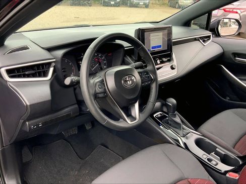 Used 2025 Toyota Corolla SE image 17