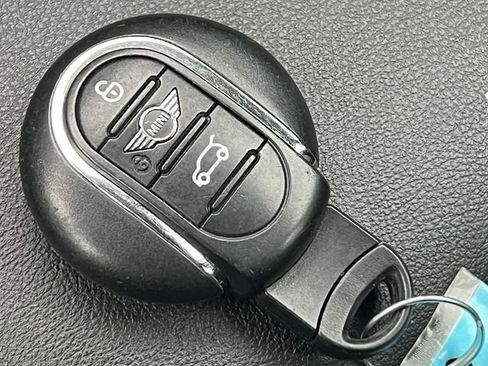 Used 2023 MINI Cooper Clubman S FWD image 32