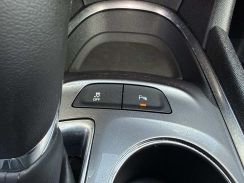 Used 2020 Chevrolet Malibu LT FWD image 32