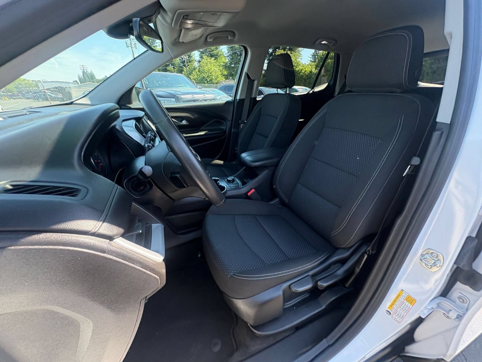 Used 2024 GMC Terrain SLE FWD image 36