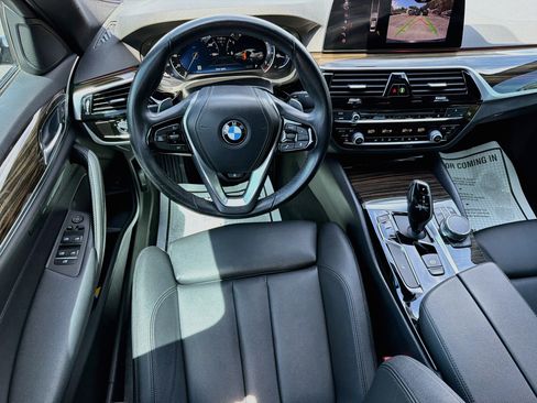 Used 2019 BMW 530i xDrive w/ Convenience Package AWD/4WD image 17