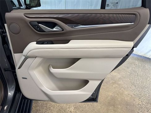 Certified 2022 GMC Yukon Denali w/ Denali Premium Package image 32