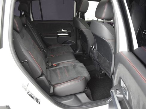 Used 2023 Mercedes-Benz GLB 250 image 19