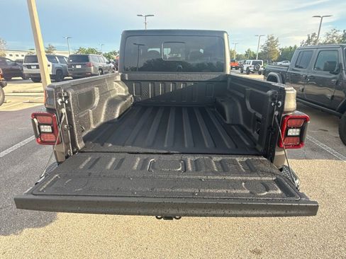 New 2025 Jeep Gladiator Mojave image 55
