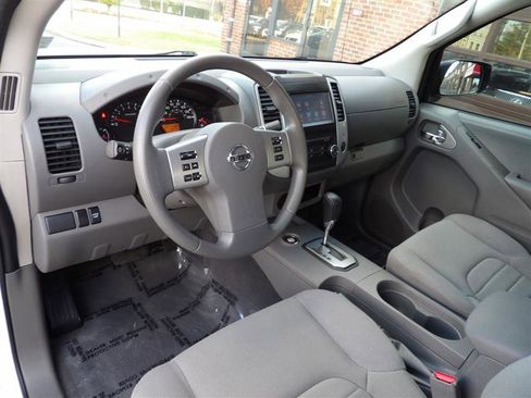 Used 2020 Nissan Frontier S image 10