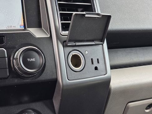 Used 2019 Ford F150 XLT w/ Equipment Group 302A Luxury image 21