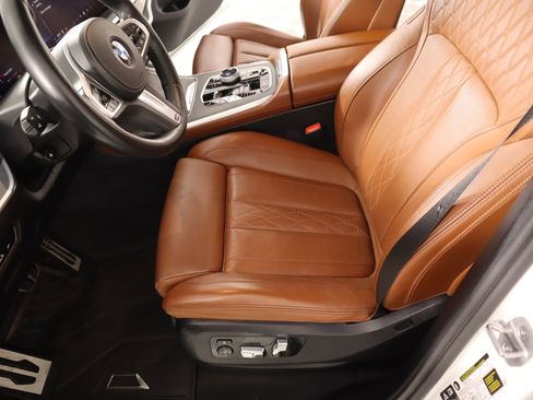 Used 2024 BMW X7 xDrive40i w/ Executive Package image 12