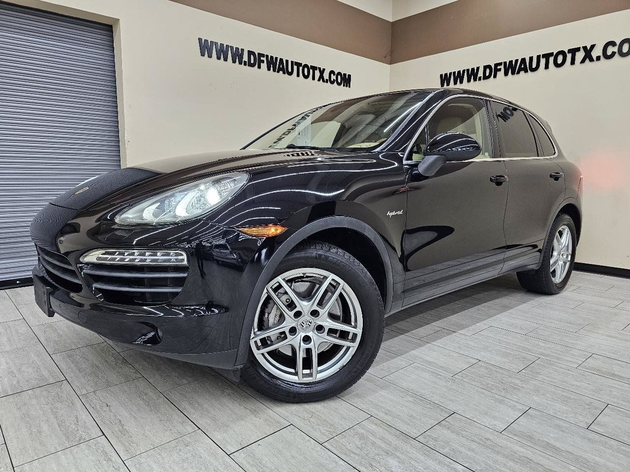 Used 2014 Porsche Cayenne S w/ Comfort Plus Package AWD/4WD image 1