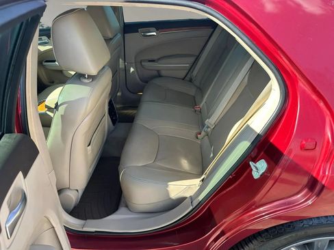 Used 2014 Chrysler 300 C RWD image 12