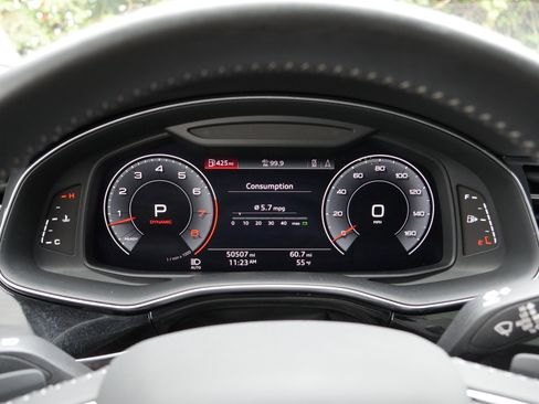 Used 2019 Audi Q8 Prestige image 8