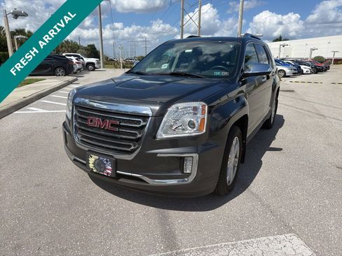 Used 2017 GMC Terrain SLT image 3