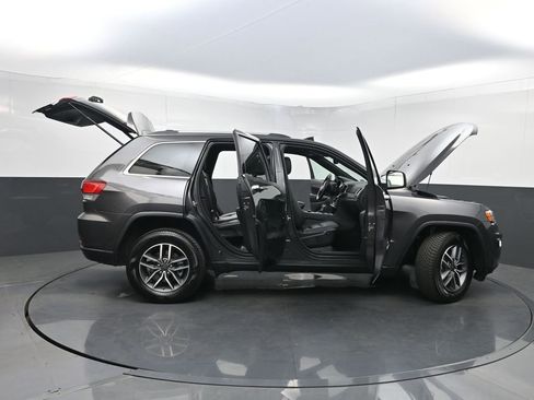 Used 2021 Jeep Grand Cherokee Limited image 35