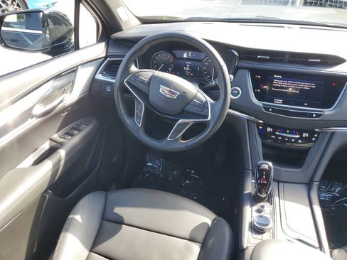 Certified 2025 Cadillac XT5 Premium Luxury w/ LPO, Floor Liner Package image 18