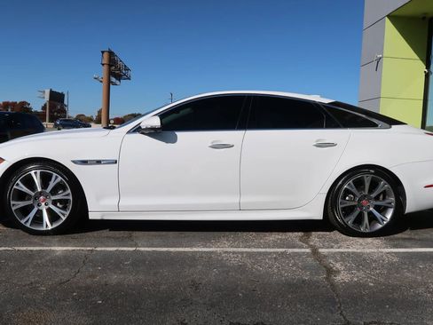Used 2019 Jaguar XJ R-Sport image 7