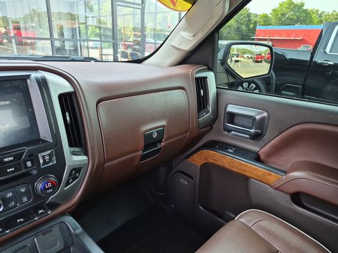 Used 2018 Chevrolet Silverado 1500 High Country AWD/4WD image 21