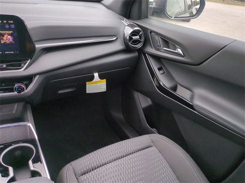 New 2026 Chevrolet Equinox LT image 16