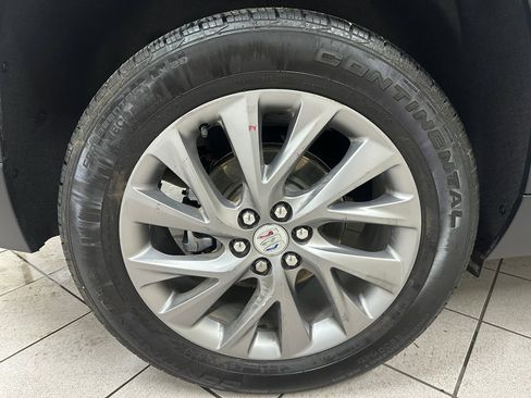 Certified 2025 Buick Enclave Preferred image 14