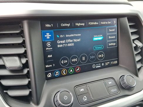 Certified 2023 GMC Acadia SLT w/ Preferred Package image 13