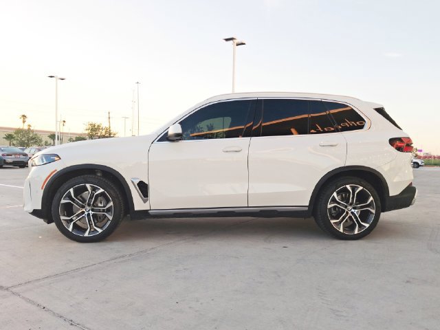Used 2024 BMW X5 xDrive40i w/ Premium Package AWD/4WD image 4
