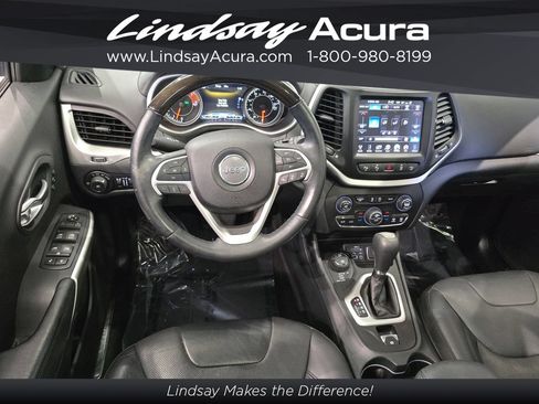 Used 2016 Jeep Cherokee Overland w/ Technology Group AWD/4WD image 14