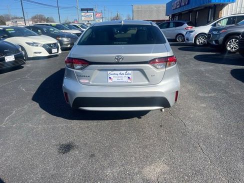 Used 2020 Toyota Corolla LE image 6