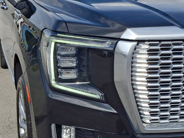 Certified 2023 GMC Yukon XL Denali w/ Denali Reserve Package AWD/4WD image 9