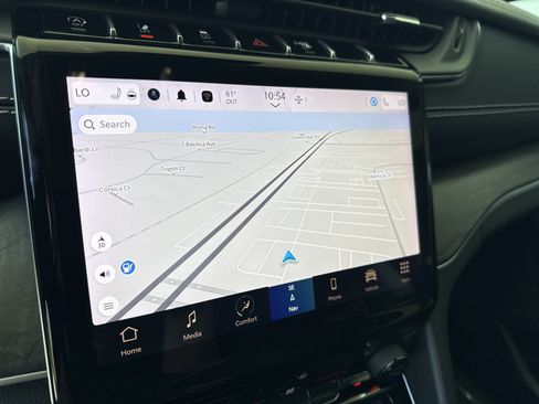 Used 2023 Jeep Grand Cherokee Limited w/ Black Appearance Package image 23