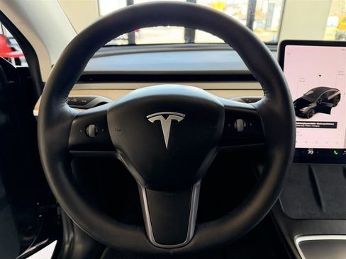 Used 2021 Tesla Model Y Long Range image 23