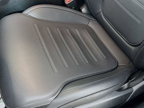 Used 2024 Mercedes-Benz C 300 4MATIC Sedan image 20