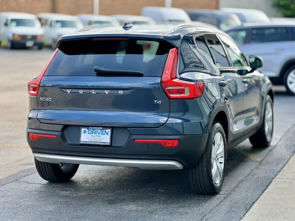Used 2021 Volvo XC40 T4 Momentum FWD image 36
