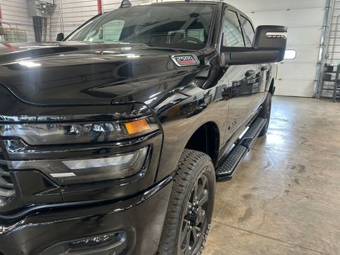 Used 2025 RAM 2500 Big Horn AWD/4WD image 37