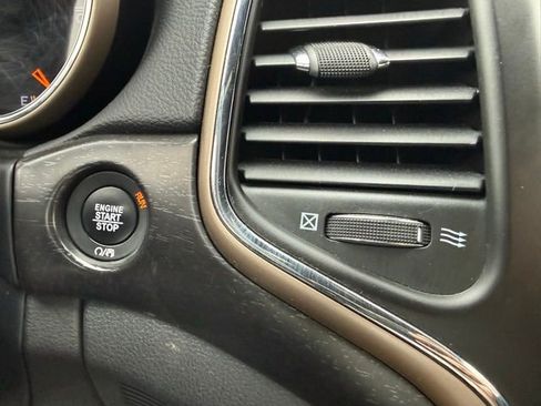 Used 2017 Jeep Grand Cherokee Laredo w/ Quick Order Package 23E image 17