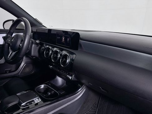 Used 2019 Mercedes-Benz A 220 image 28