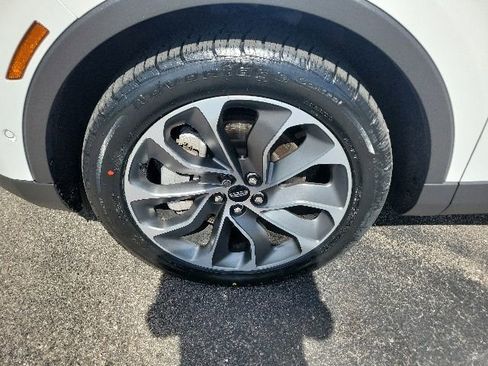 Certified 2023 Lincoln Nautilus Reserve w/ Equipment Group 201A AWD/4WD image 16