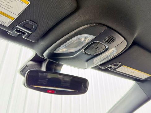 Used 2025 Jeep Compass Latitude image 25