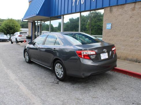Used 2012 Toyota Camry LE FWD image 3