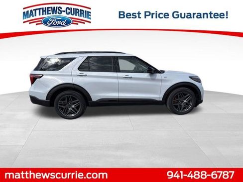 New 2026 Ford Explorer ST-Line image 3
