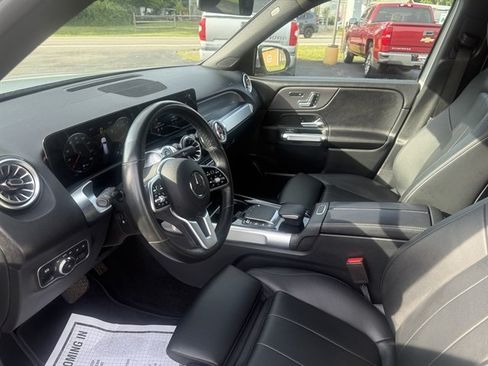 Used 2022 Mercedes-Benz GLB 250 4MATIC image 7
