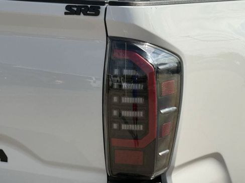 Used 2022 Toyota Tacoma SR RWD image 6