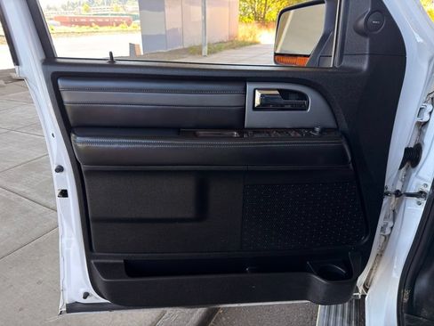 Used 2017 Ford Expedition Platinum AWD/4WD image 44