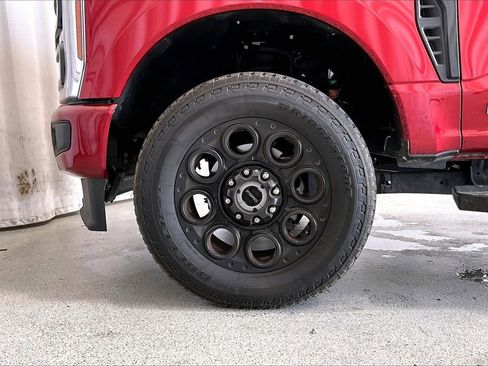 Used 2025 Ford F250 Lariat w/ Black Appearance Package image 6