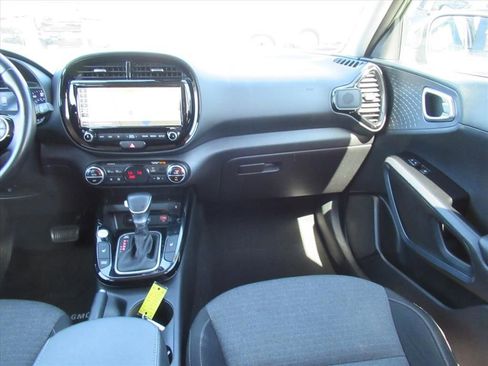 Used 2020 Kia Soul EX image 14