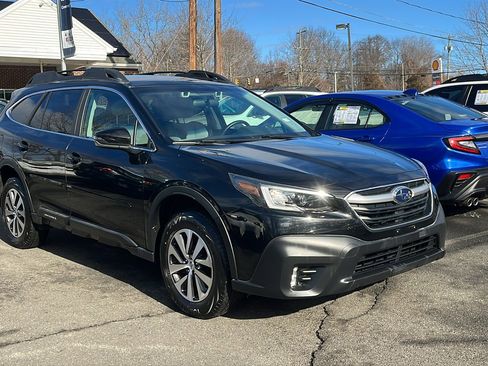 Used 2020 Subaru Outback Premium image 3